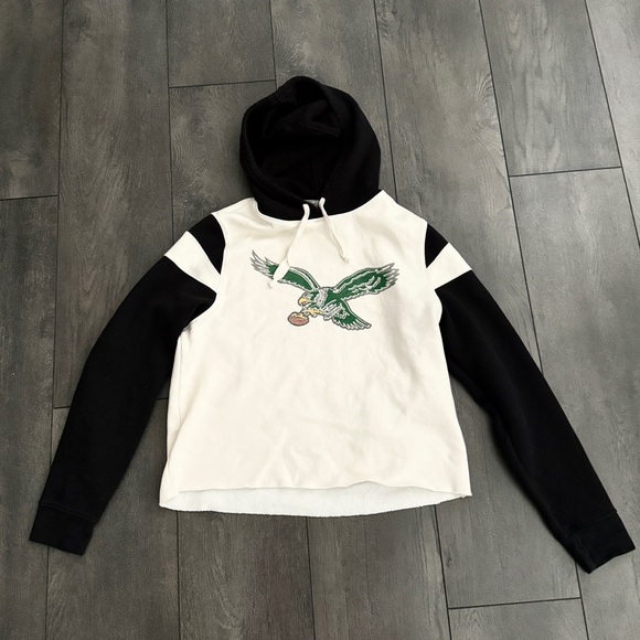 •JUNK FOOD• White & Black Philadelphia Eagles Cropped Fleece Pullover Hoodie - Picture 5 of 7